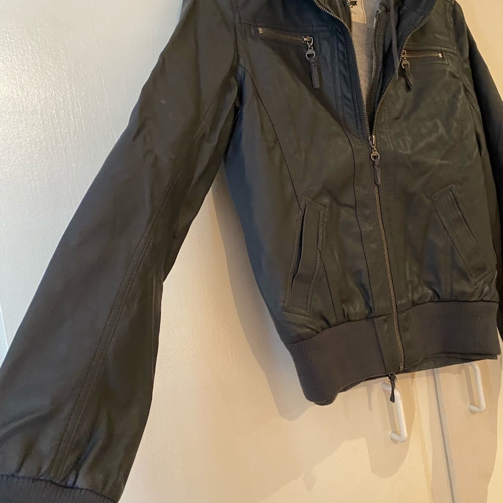 grey jacket - Picture 3 of 4